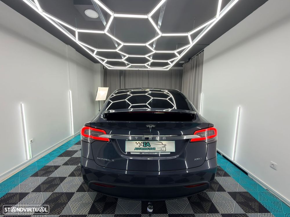 Tesla Model X 100D - 8