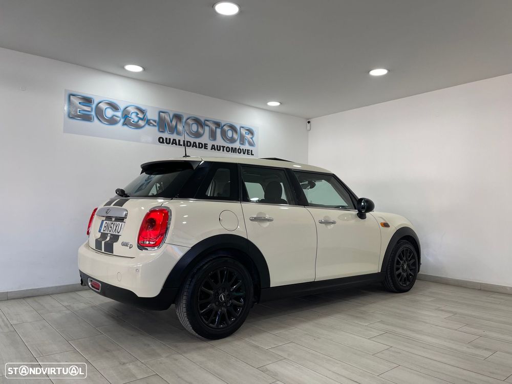 MINI 5 Portas One D - 16