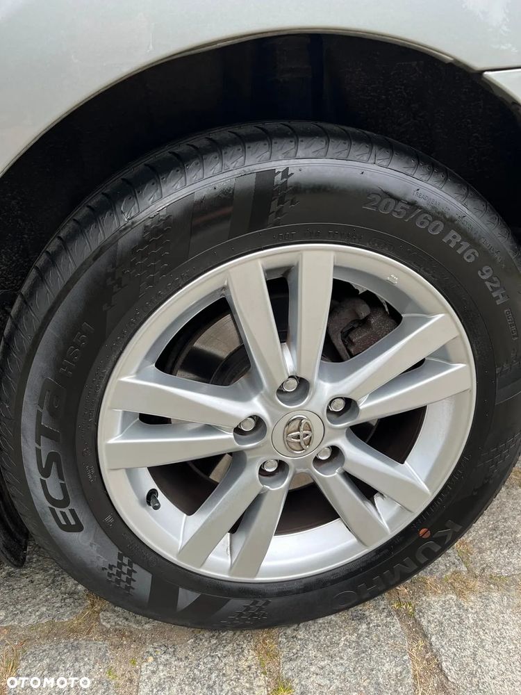 Toyota Avensis 2.0 D-4D Luna - 17