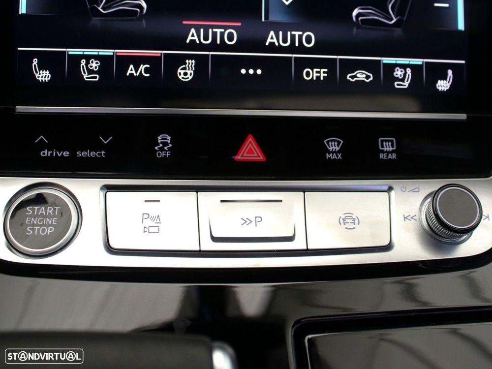 Audi Q8 55 TFSIe quattro Tiptronic - 58