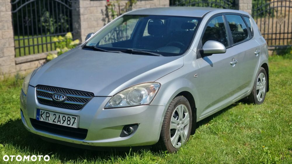 Kia Ceed - 1