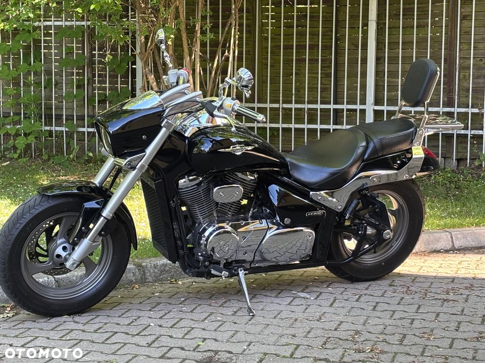 Suzuki Intruder - 3