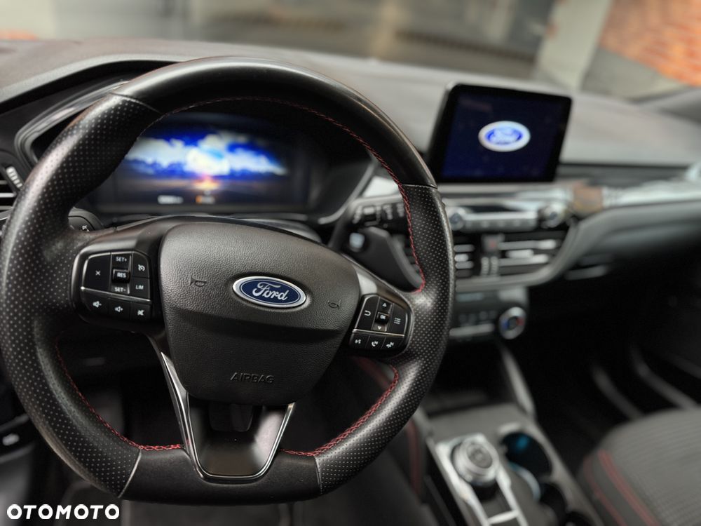 Ford Kuga - 32