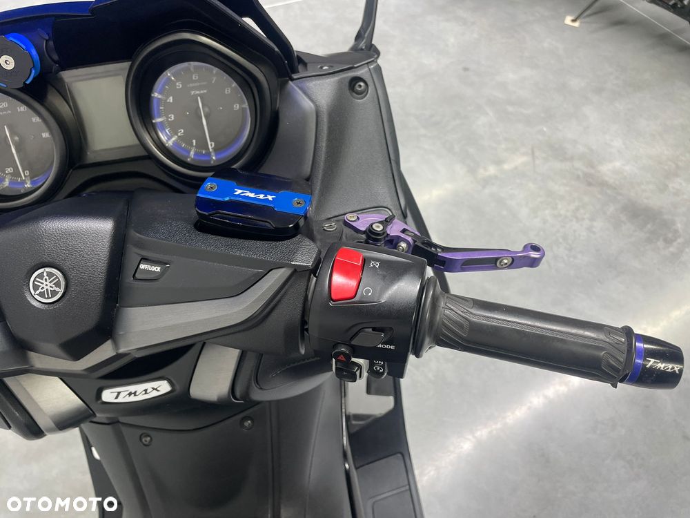 Yamaha Tmax - 17