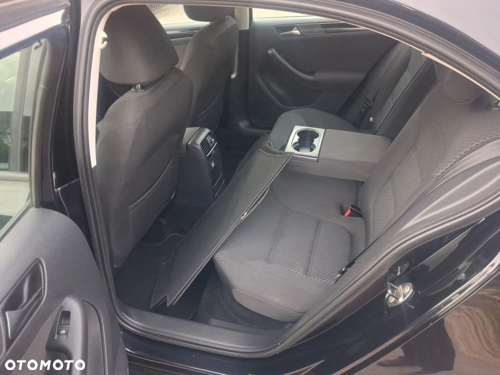 Volkswagen Jetta 1.2 TSI Life - 12