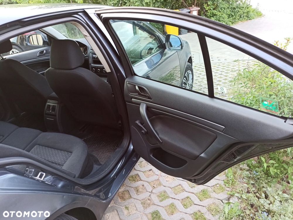 Skoda Octavia 1.6 - 10