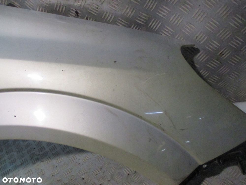 BŁOTNIK PRAWY PRZÓD OPEL ASTRA H Z40H - 2