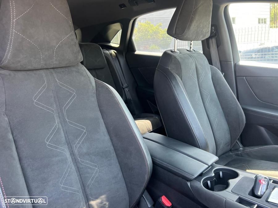 DS DS7 Crossback E-Tense Performance Line EAT8 - 12