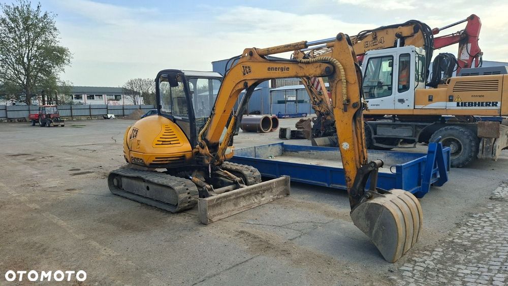 JCB 8052 - 3