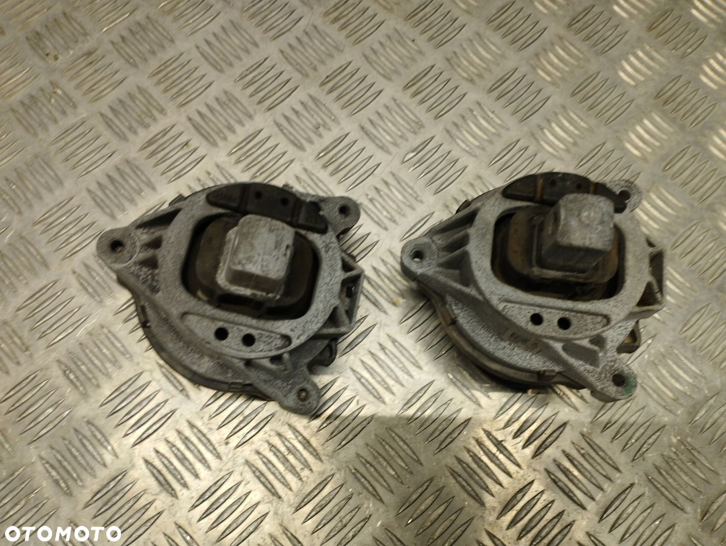 BMW F30 F31 F32 F33 F34 F36 PODUSZKA SILNIKA PRAWA 6850220 - 7