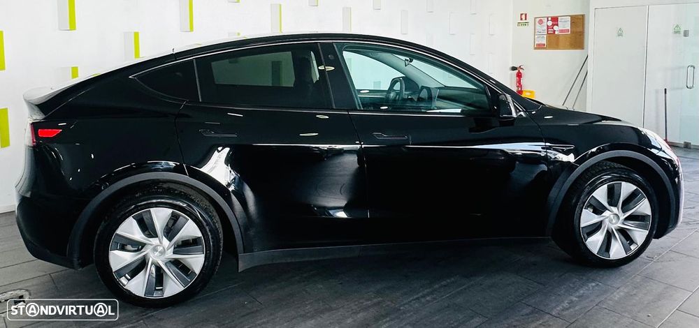 Tesla Model Y Standard RWD - 6