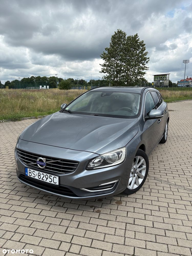 Volvo V60 D2 Drive-E Dynamic Edition (Momentum) - 1
