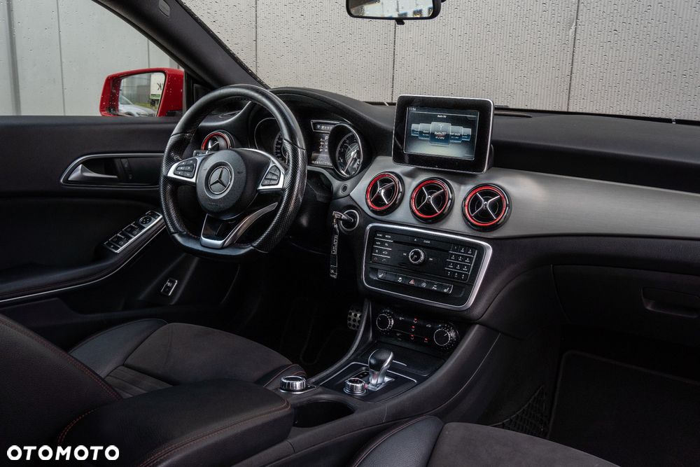 Mercedes-Benz CLA AMG 45 4-Matic - 8