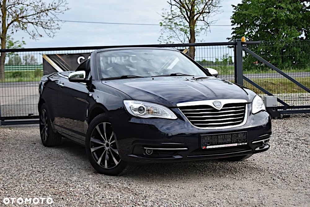 Chrysler 200 - 2
