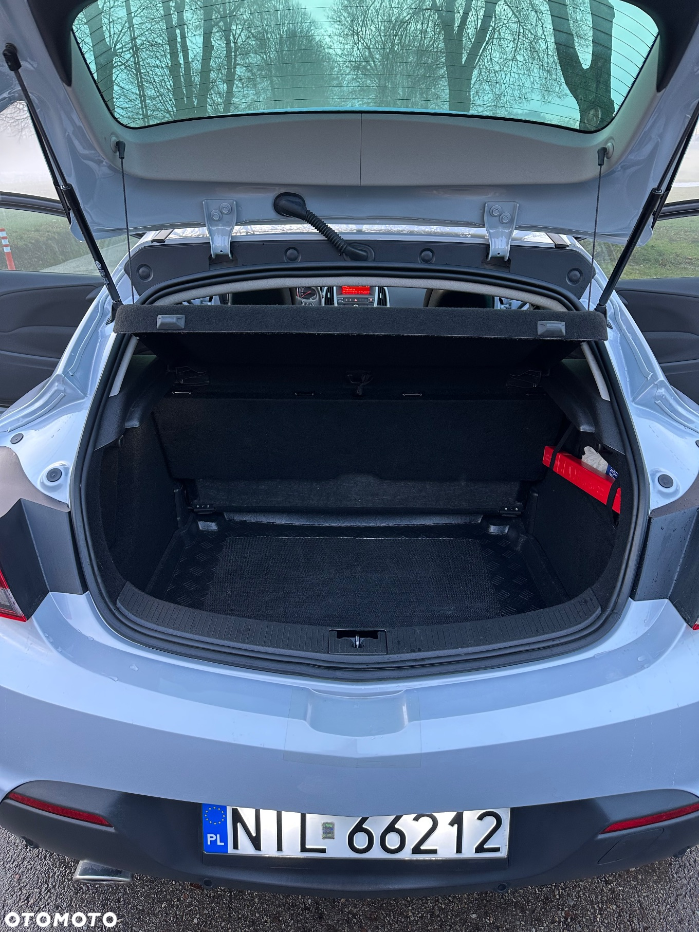 Opel Astra IV GTC 1.6 T Sport - 13
