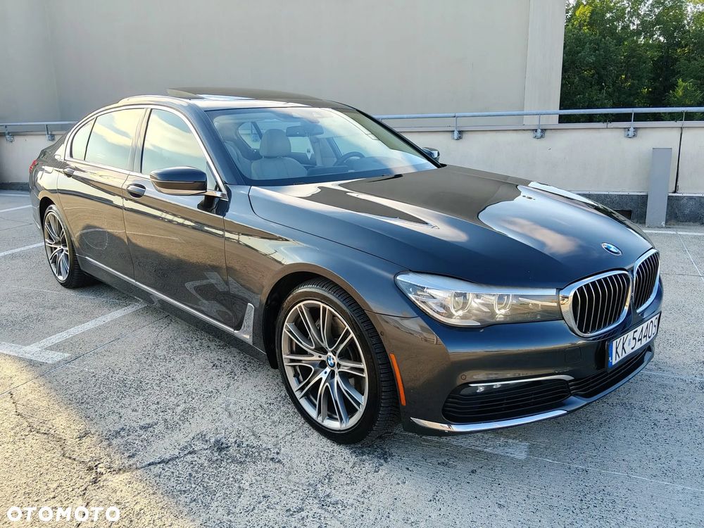 BMW Seria 7 740Li - 6