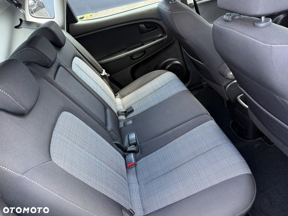 Kia Venga 1.6 CVVT ISG Spirit - 32