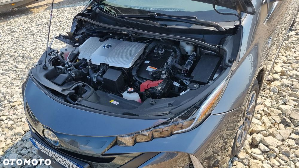 Toyota Prius Hybrid Executive - 25