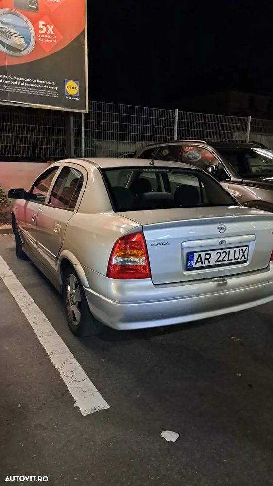 Opel Astra 1.6 - 8