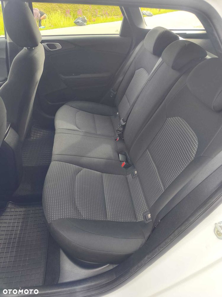 Kia Ceed - 7