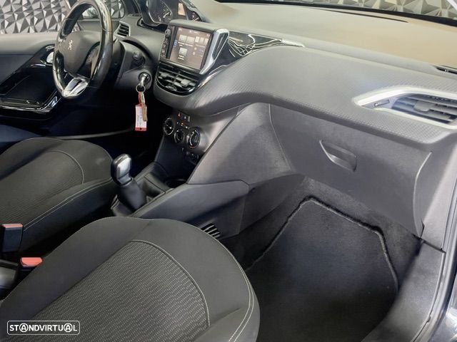 Peugeot 208 1.6 BlueHDi Style - 38
