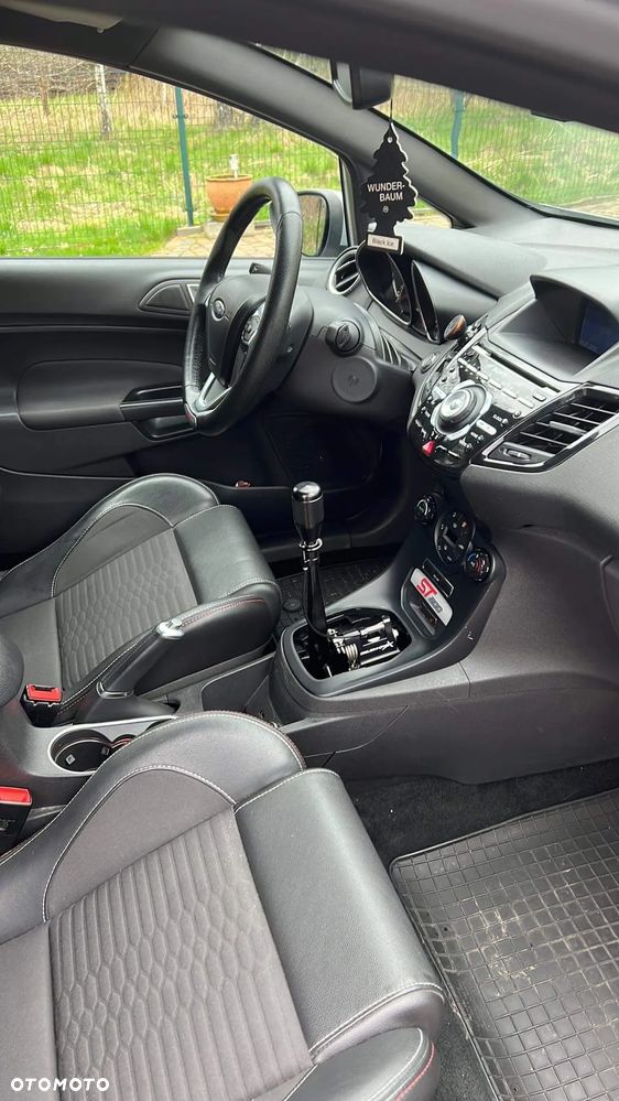 Ford Fiesta 1.6 EcoBoost ST200 - 6
