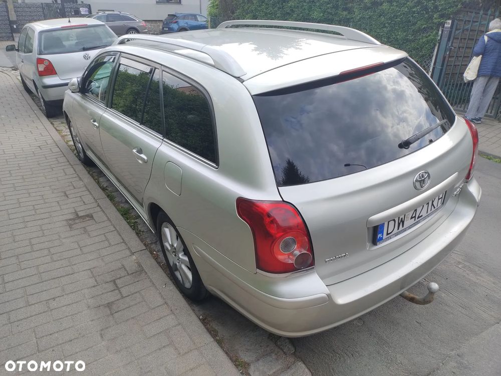 Toyota Avensis 2.0 D-4D Sol - 3
