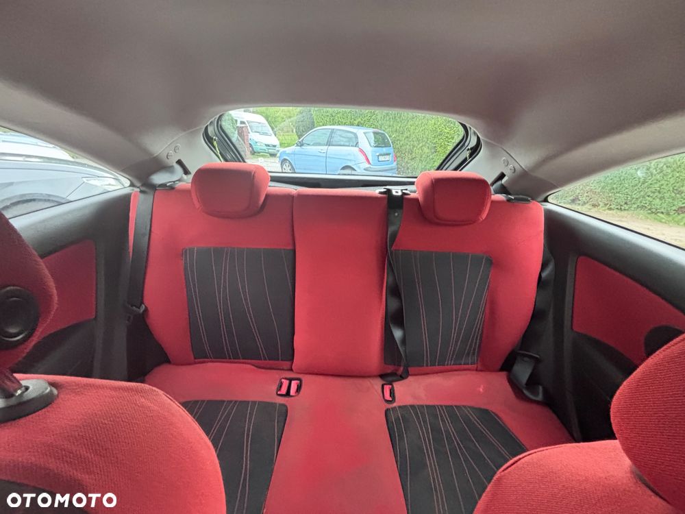 Opel Corsa 1.2 16V Sport - 19
