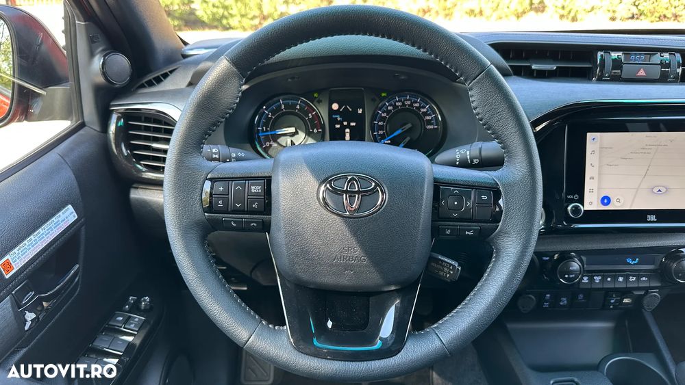 Toyota Hilux 2.8D 204CP 4x4 Double Cab AT MHEV Invincible Color Edition (3E5) - 26