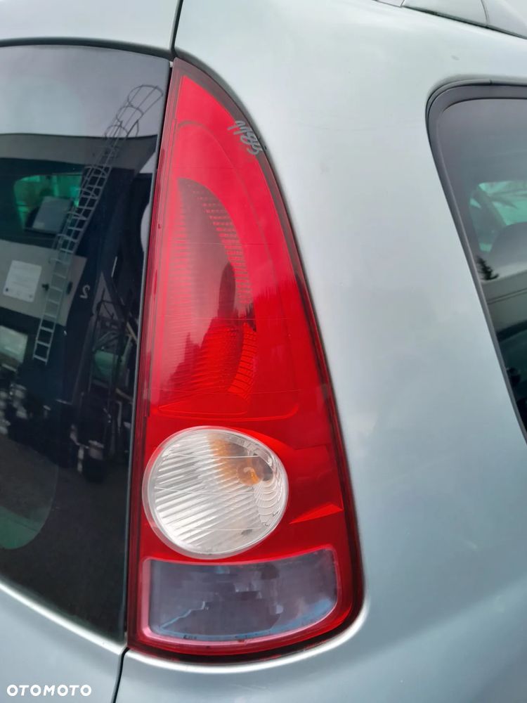 RENAULT ESPACE IV LAMPA TYLNA PRAWA W BŁOTNIK - 2