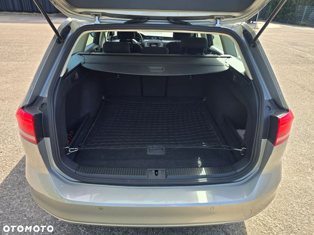 Volkswagen Passat 1.6 TDI BMT Trendline - 17