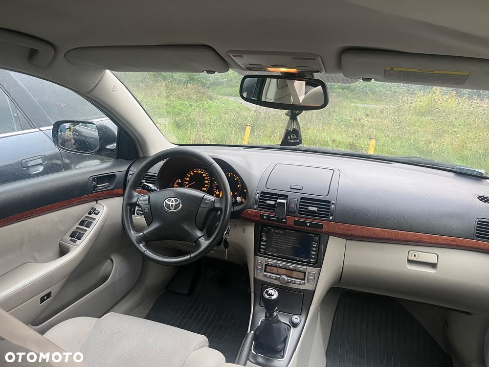 Toyota Avensis 2.2 D-4D Prestige NAVI - 16