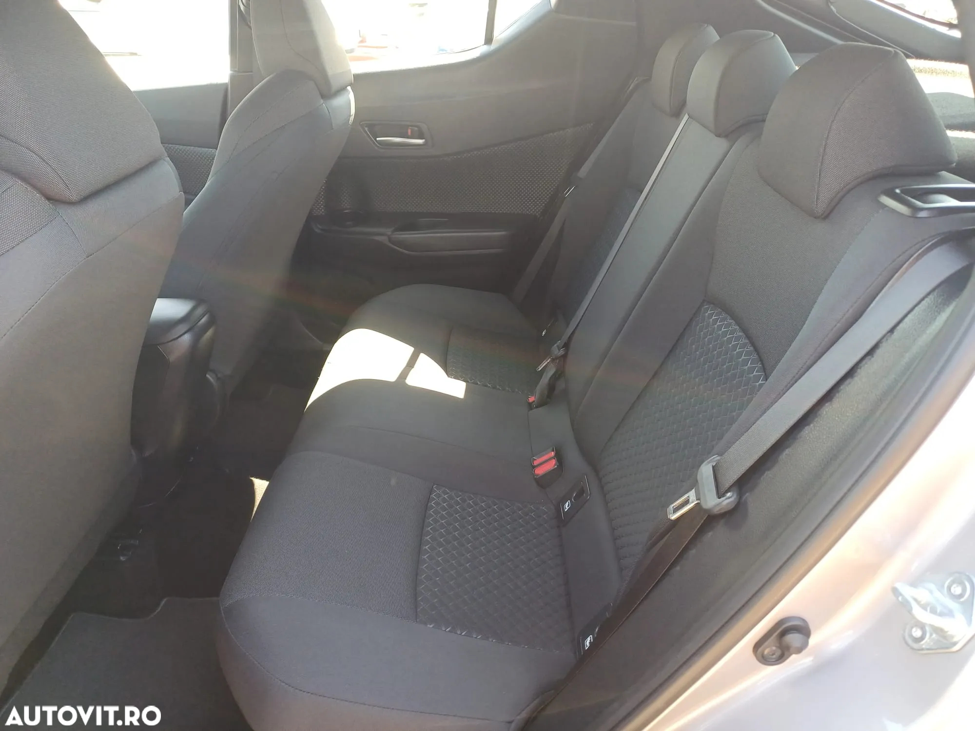 Toyota C-HR 1.8 HSD 122 CP 4x2 CVT Core - 8