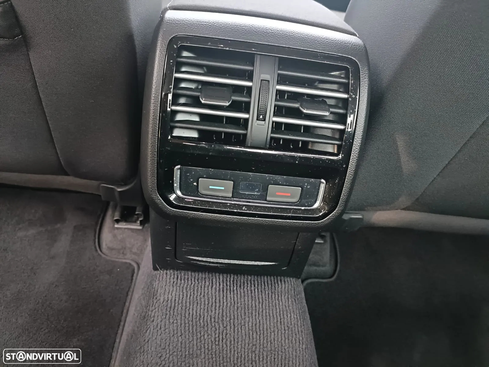 VW Passat 2.0 TDI Confortline - 17