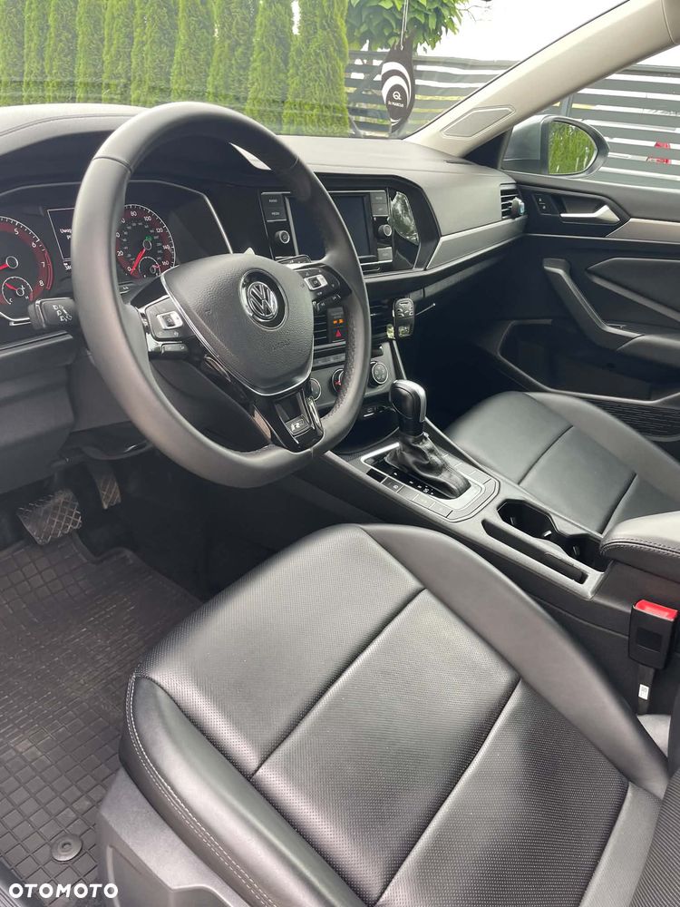 Volkswagen Jetta - 6