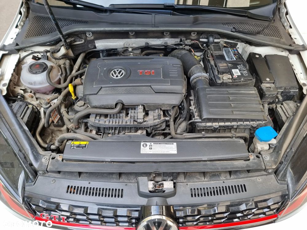 Volkswagen Golf - 12