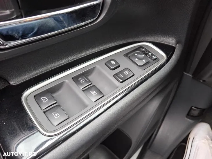 Mitsubishi Outlander 2.4 4WD Plug-In Hybrid - 29