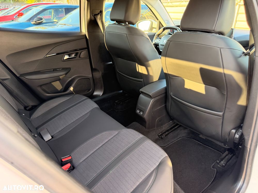 Peugeot 2008 1.2 L PureTech STT EAT8 Allure - 5