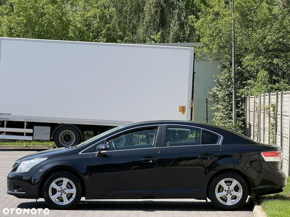 Toyota Avensis 1.8 Sol - 24