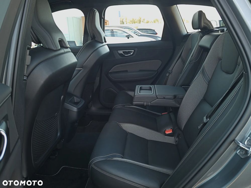 Volvo XC 60 B4 B R-Design - 15