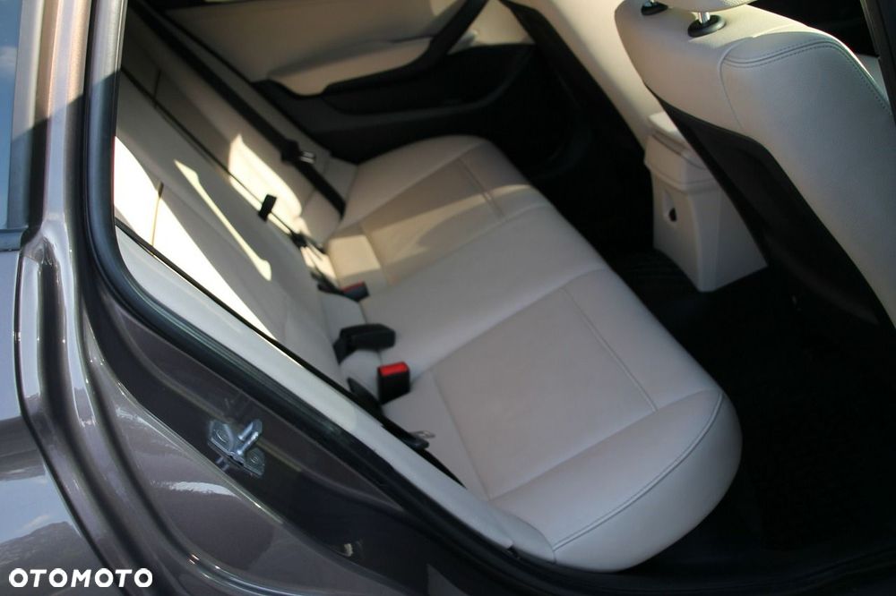 BMW X1 xDrive20d - 10
