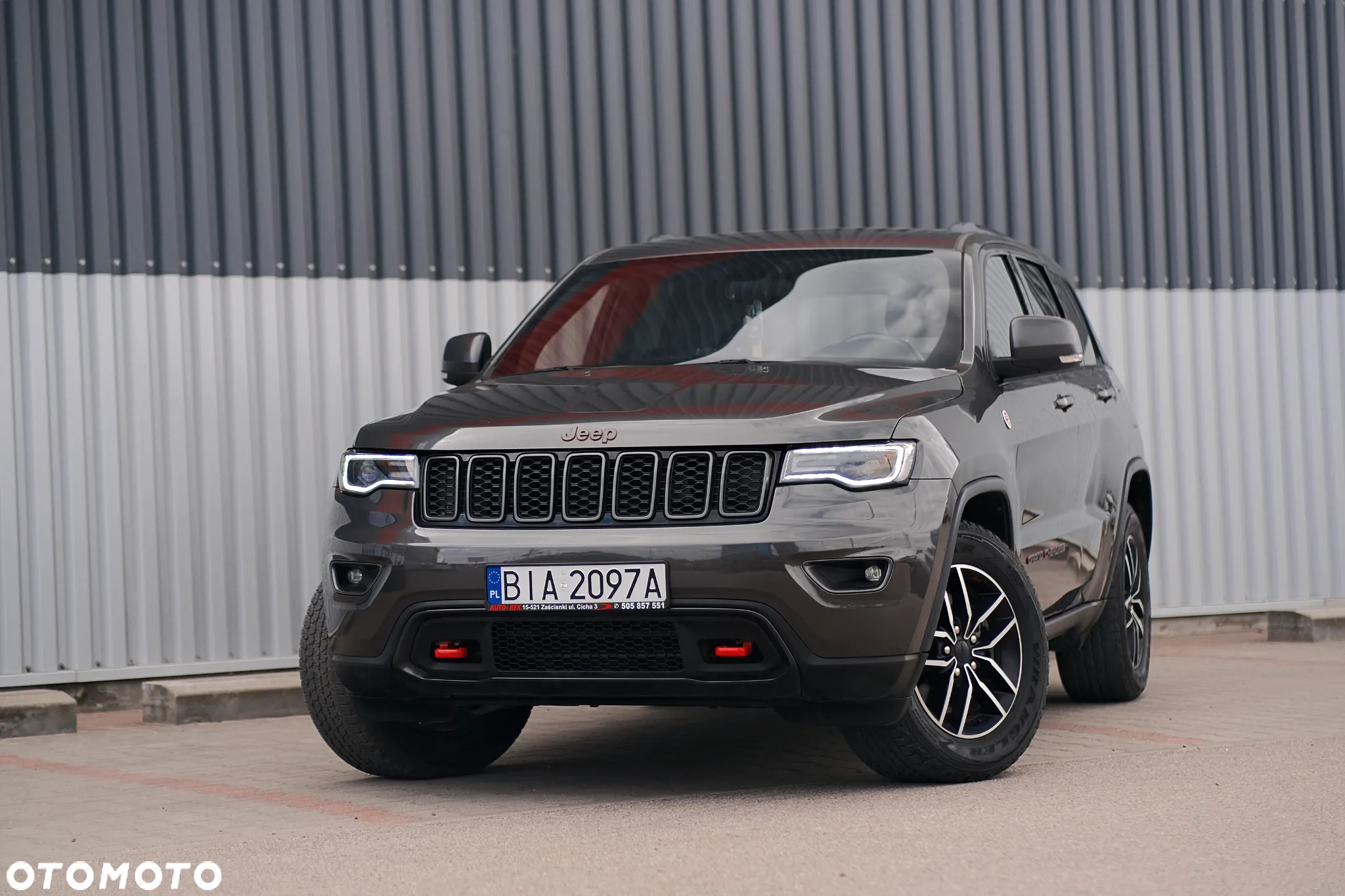Jeep Grand Cherokee - 39
