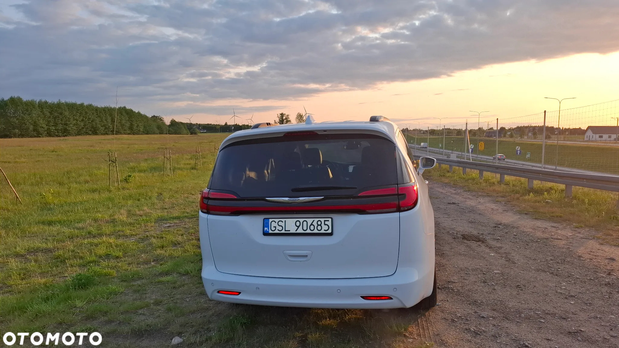 Chrysler Pacifica - 7