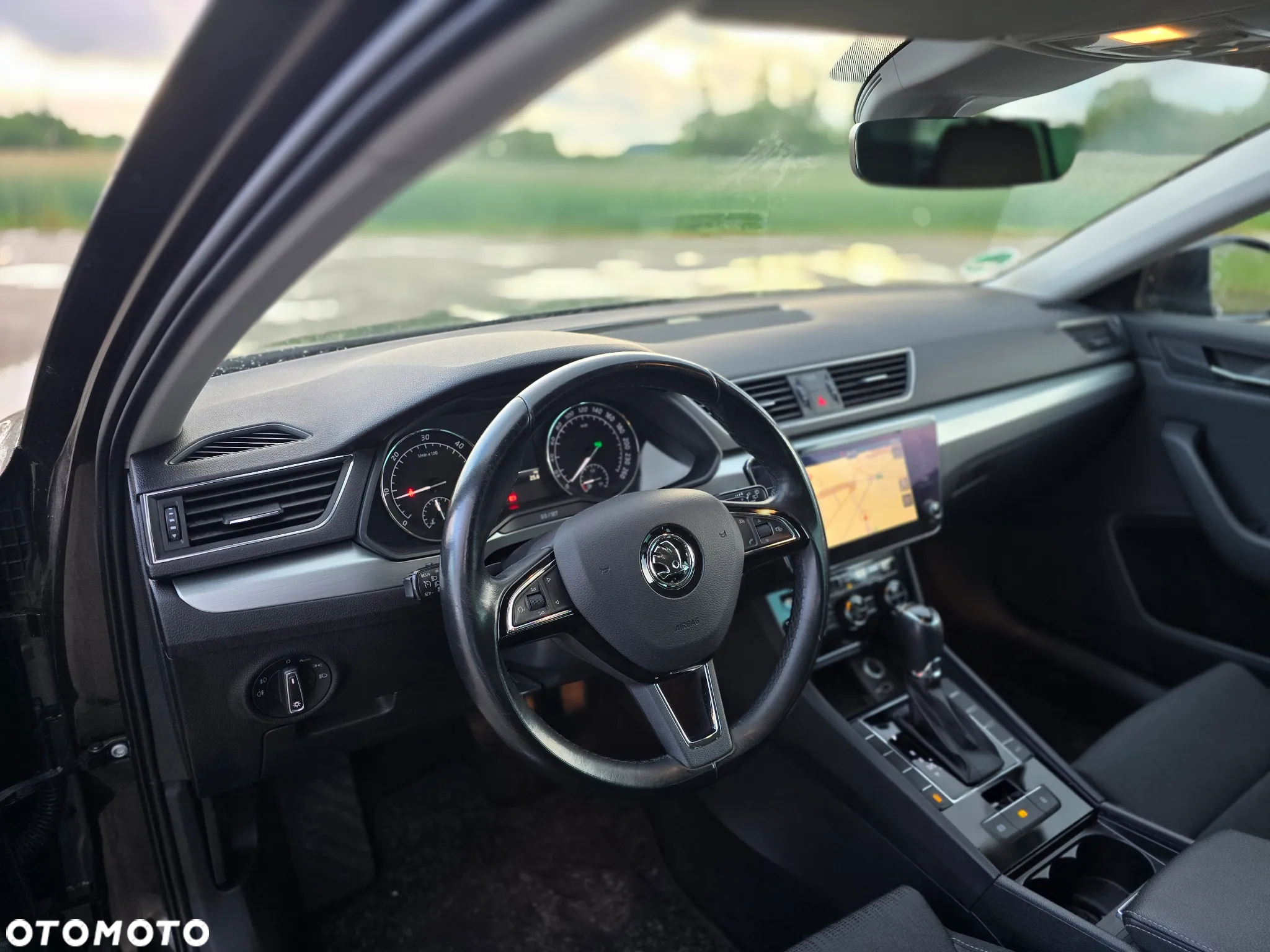 Skoda Superb 2.0 TDI Ambition DSG7 - 9
