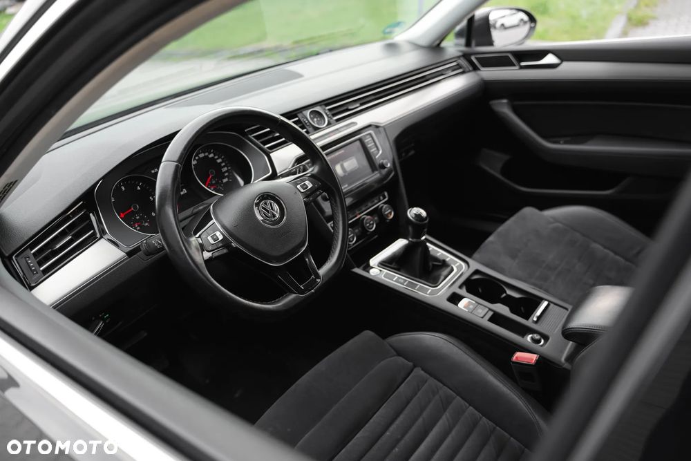 Volkswagen Passat 2.0 TDI SCR Highline - 21