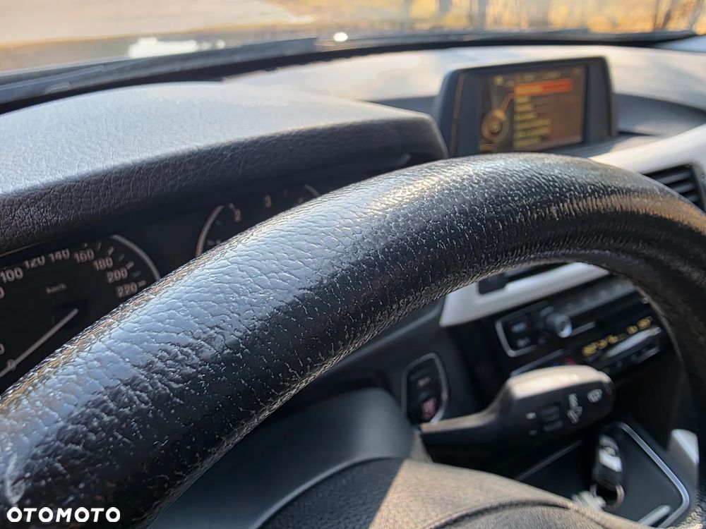BMW Seria 3 320d - 12