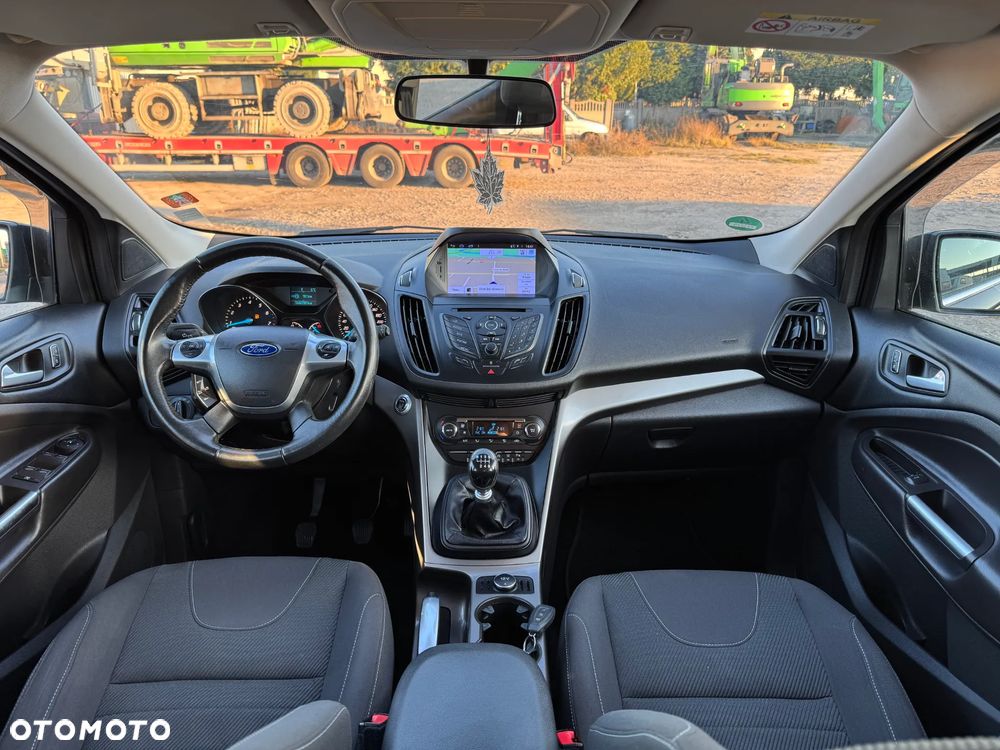 Ford Kuga 1.6 EcoBoost 2x4 Titanium - 2