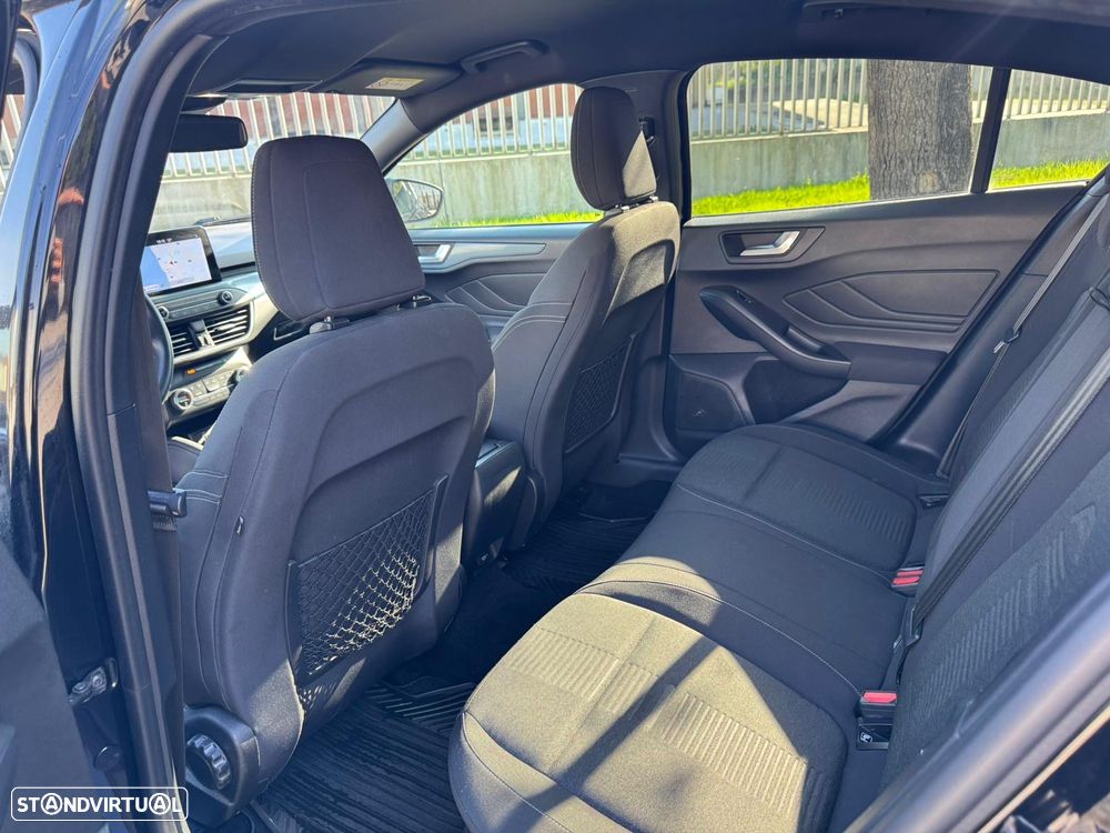 Ford Focus 1.0 EcoBoost Active - 23