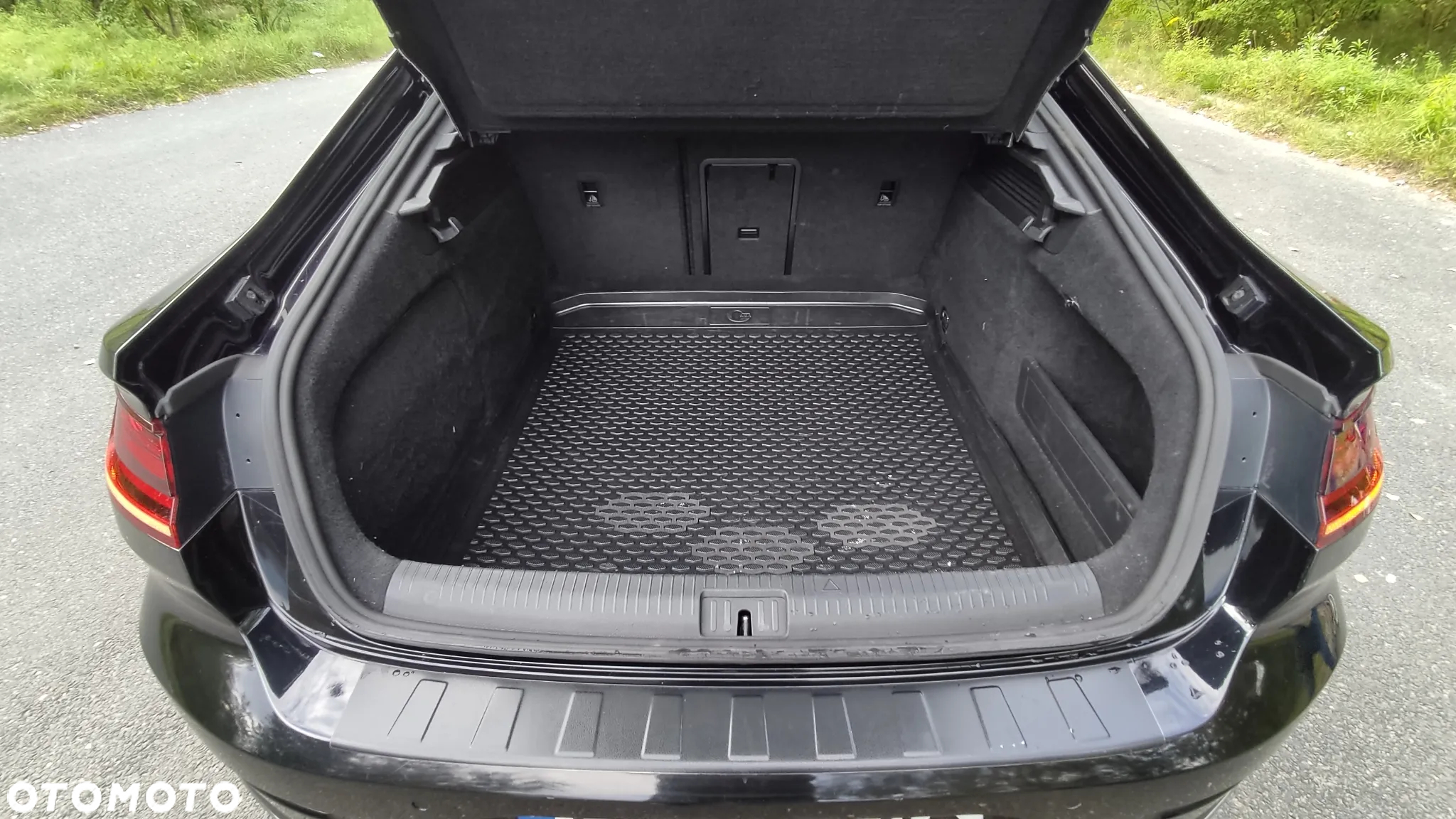 Volkswagen Arteon 2.0 TDI Bi-Turbo SCR 4Mot R-Line DSG - 17