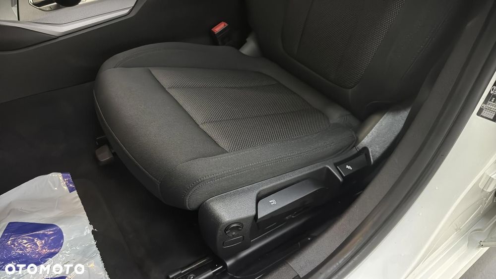 BMW Seria 3 318d MHEV Advantage - 13